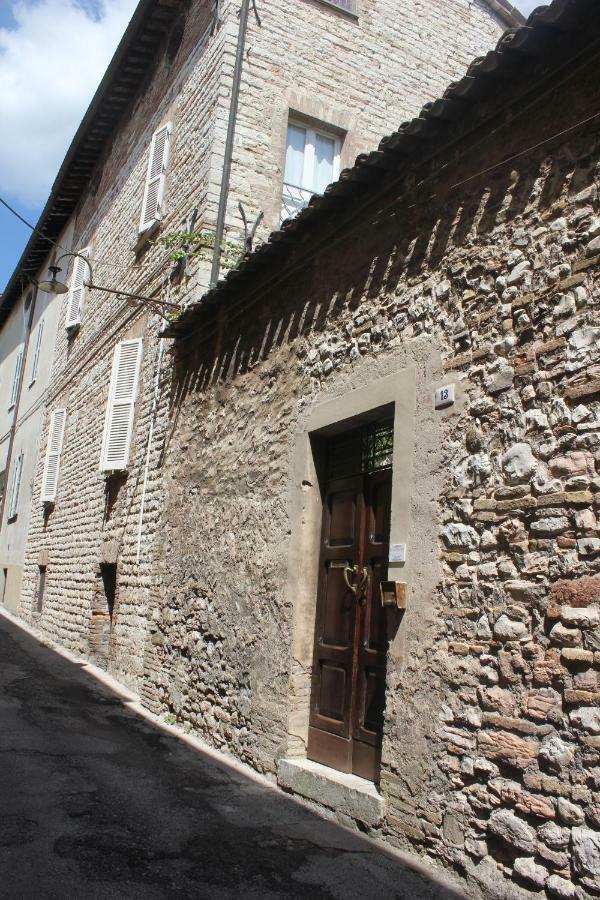 Residence Via Benamati Cagli Exterior foto